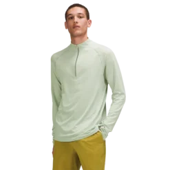 BAUER // Lululemon METAL VENT TECH HALF ZIP