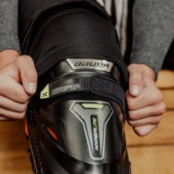 Bauer VAPOR HYPERLITE SHIN GUARDSENIOR 7 Bauer VAPOR HYPERLITE SHIN GUARDSENIOR -Bauer hyperlite shin senior intermediate